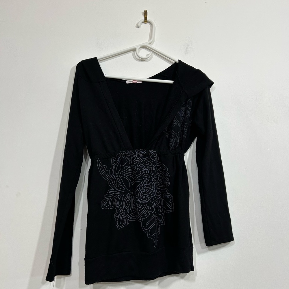 Romeo and Juliet Couture Long Sleeve Hooded Shirt Women’s Size Medium, Y2K
